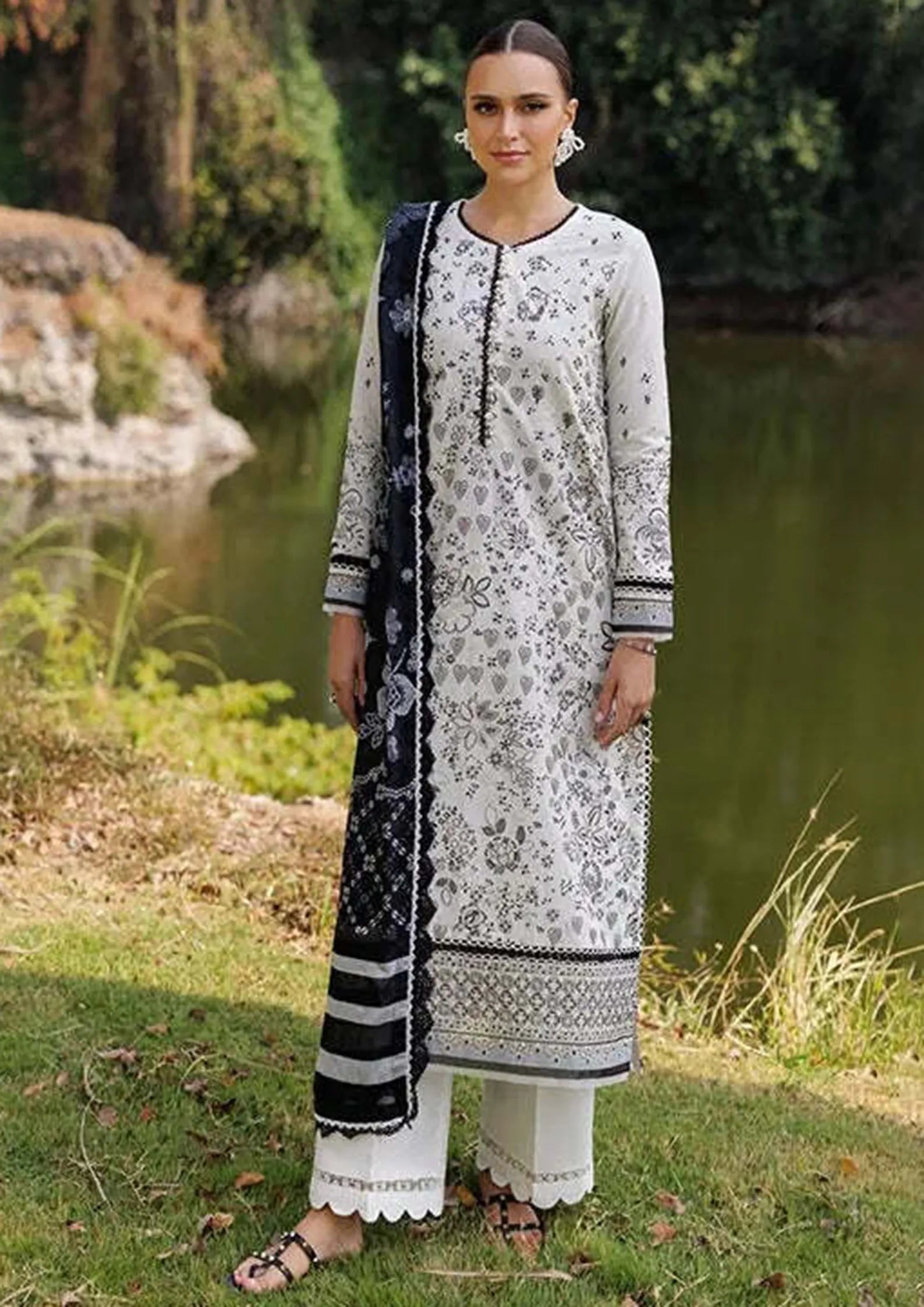 Classic Crown Lawn Collection 2026 (07-FIORELLA)