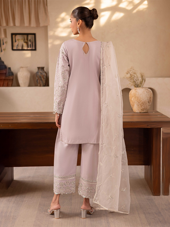 Emaan Adeel Luxury Organza Formal Collection 2026 (06-YALINA)
