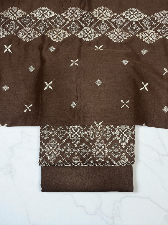 Frosted Elegance Embroidered Karandi Edit25 (25DU04-02)