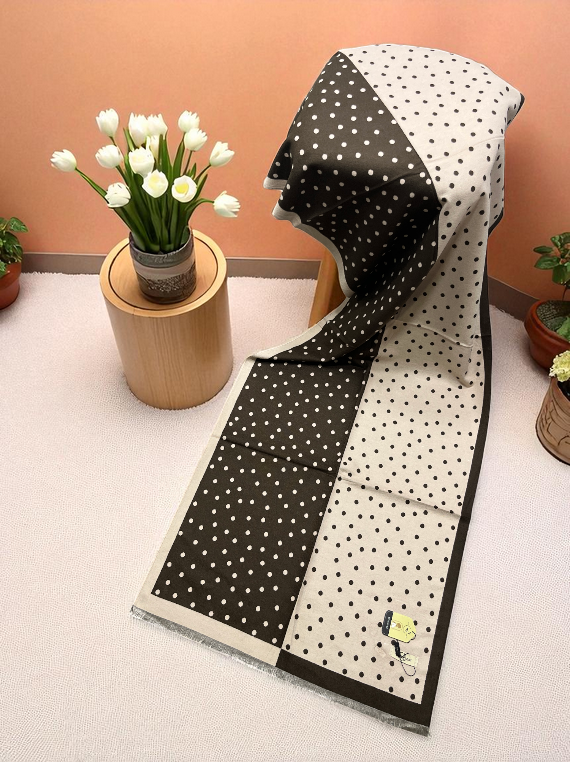 Graceful Printed Check Wool Stoller Edit25 (25ST27-08)