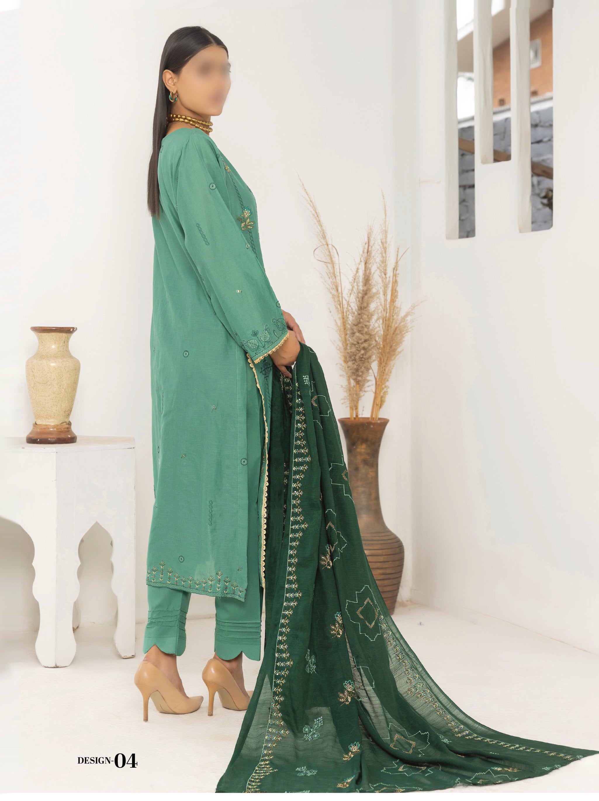 Laiba Luxury Embroidered Collection 2024 By SMF Vol-126 (D-04)