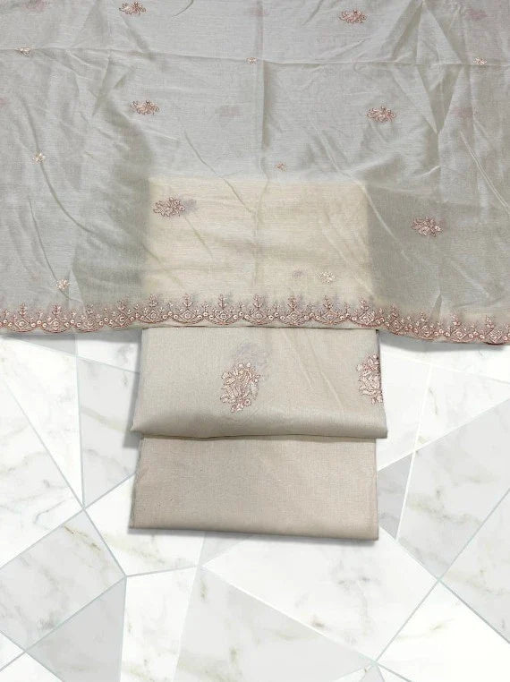 Premium Embroidered Lawn Edit26 Vol-26DA09 (D-05)
