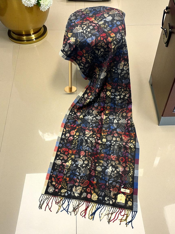 Snowy Days Check Wool Staller Edit25 (25ST27-01)