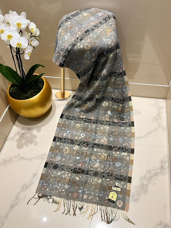 Snowy Days Check Wool Staller Edit25 (25ST27-10)