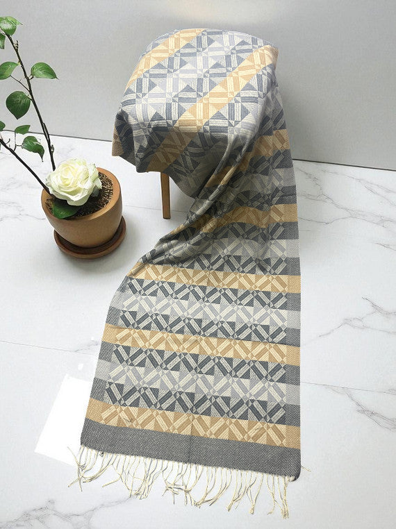 Velora Warm Check Wool Staller Edit25 (25ST23-01)